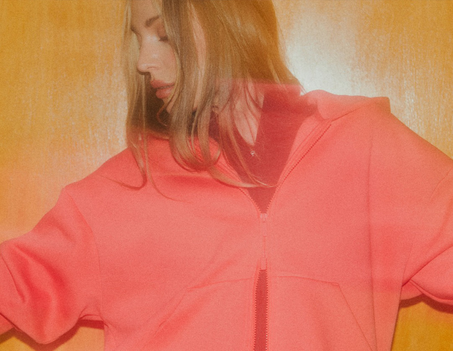 SPORTSWEAR